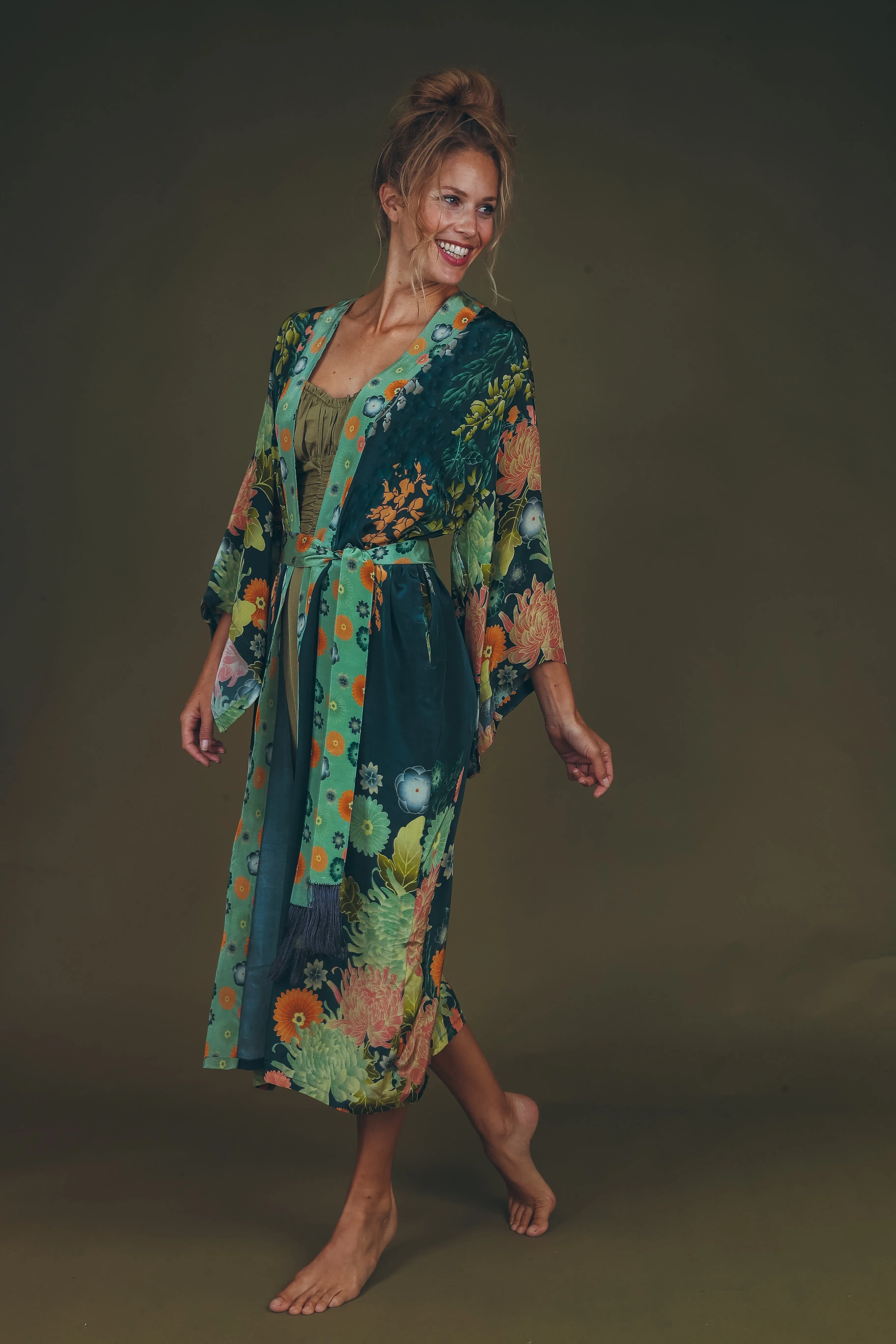 Powder Wisteria Kimono Jacket - Navy