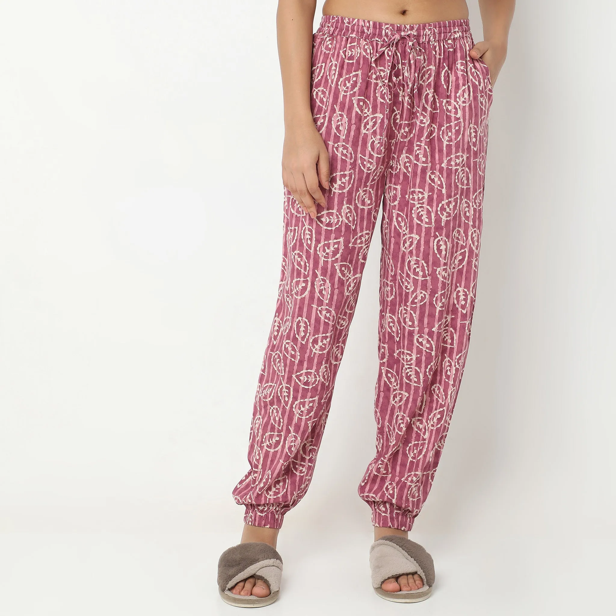 Regular Fit Printed Mid Rise Lounge Joggers
