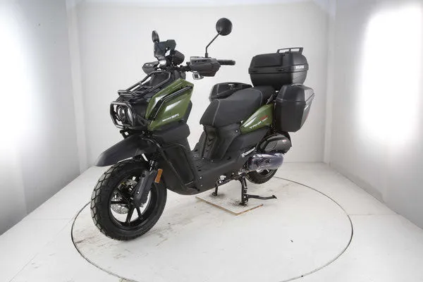 Vitacci Tank 200 EFI DLX.  Fuel Injected 168cc, 13 inch Rims,  Heavy Duty Saddle Bags and Luggage box, Electric Start, CA Legal