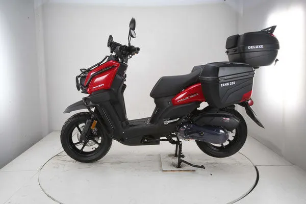 Vitacci Tank 200 EFI DLX.  Fuel Injected 168cc, 13 inch Rims,  Heavy Duty Saddle Bags and Luggage box, Electric Start, CA Legal