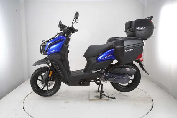 Vitacci Tank 200 EFI DLX.  Fuel Injected 168cc, 13 inch Rims,  Heavy Duty Saddle Bags and Luggage box, Electric Start, CA Legal